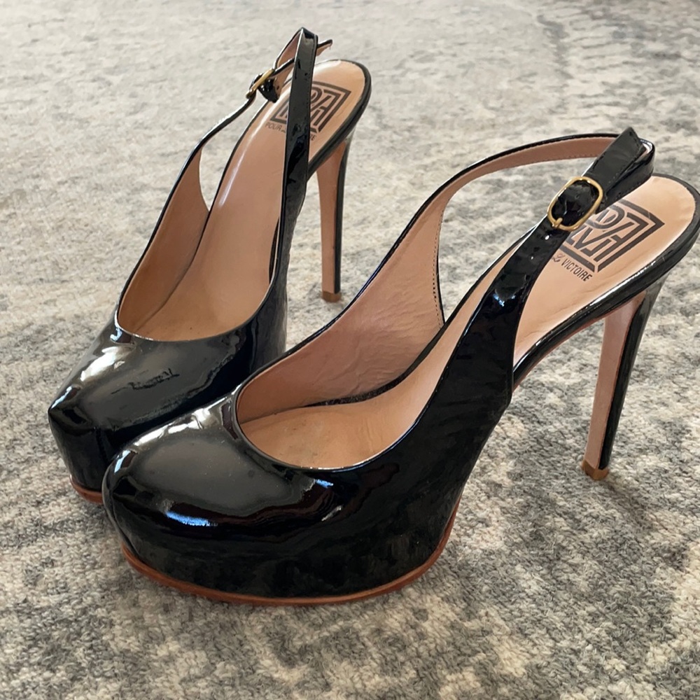 Pour La Victoire sling back heels